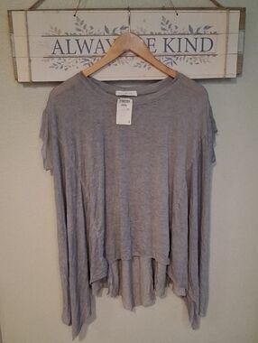 4/$13 Flowy lightweight  tee